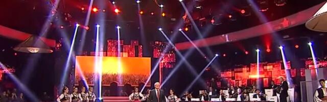 SRPSKI PEVAČ (77) PRIZNAO DA JE IMAO INTIMNE ODNOSE SA ISTIM POLOM, A LJUBI 43 GODINE MLAĐU: "U spavaćoj sobi sam Supermen"