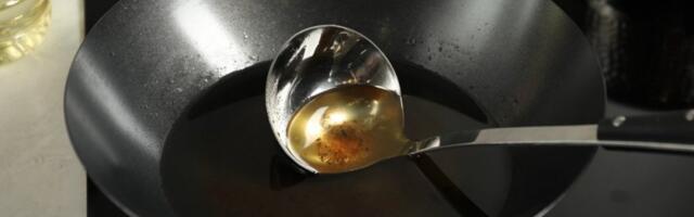 Koliko puta sme da se koristi isto ulje za prženje? Ovaj znak otkriva da odmah prestanete