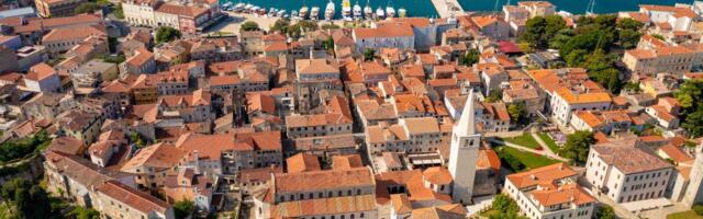 Tolika je njegova površina, da se može obići i peške: Na svakom koraku su brojne znamenitosti i mnoštvo plaža