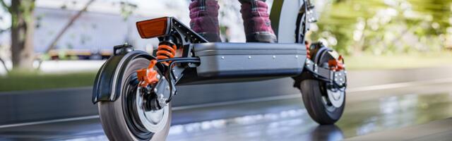 Devojčica (12) poginula na električnom trotinetu, lekari se bore za život njene drugarice: Užas u Austriji