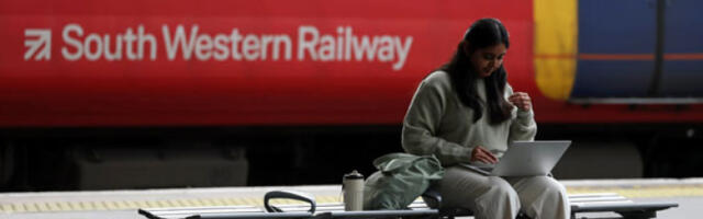 Лажна ВИ фотографија моста зауставила возове у Британији после земљотреса