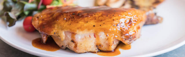 Sočni karabataci u medu i belom luku: Restoranski specijalitet na vašem stolu za pola sata