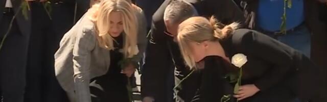 PORODICE ŽRTAVA IZ SRPSKE POLOŽILE RUŽE I SVEĆE, SARAJEVSKI KOMUNALCI IH SKLONILI Cveće bačeno u kontejnere