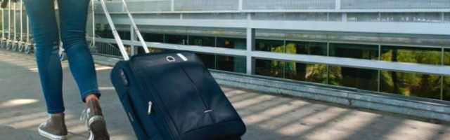 POLICAJCI PLAKALI K'O DECA - Majka i ćerka SPAKOVALE ovo u KOFER! Niko nije slutio da će OVO BITI UNUTRA! HOROR!