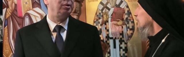 "POMOLIO SAM SE SVETOM VASILIJU DA POMOGNE SRPSKOM NARODU DA SAČUVAMO MIR I OBRAZ" Predsednik Vučić obišao selo Mrkonjići (VIDEO)