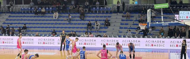 Mega stotkom protutnjala kroz Čair: Avdalovićevi klinci očitali lekciju „klonferima“ za polufinale Kupa!