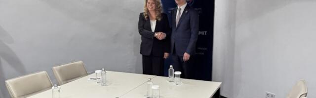 VAŽAN SASTANAK NA MARGINAMA SAMITA U SOFIJI! Macut sa predsednicom Bugarske o unapređenje saradnje u više o oblasti! (FOTO, VIDEO)