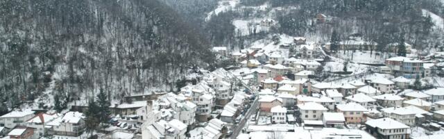 U ivanjičkom kraju noćas iz snega spasene četiri osobe; Meštani Goča, Rudna i studeničkog kraja dobili struju