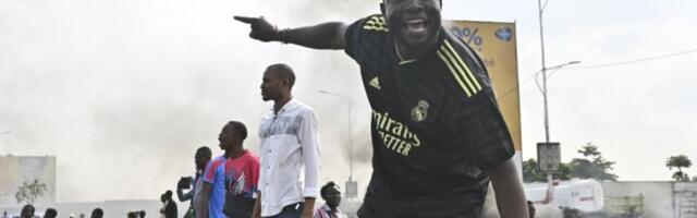 ULICE GRADA PREPLAVLJENE LEŠEVIMA! Horor rata nastao na prokletstvu pohlepe POČEO DA DIVLJA, pobunjenici siluju na ulicama i PUCAJU DECU