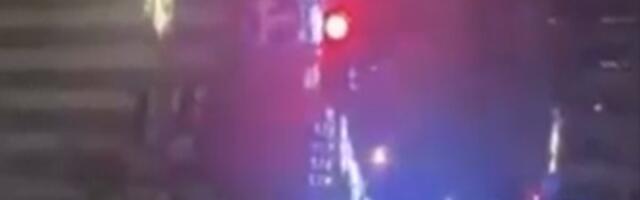 Pala novogodišnja rasveta u Kneza Miloša u Beogradu (VIDEO)