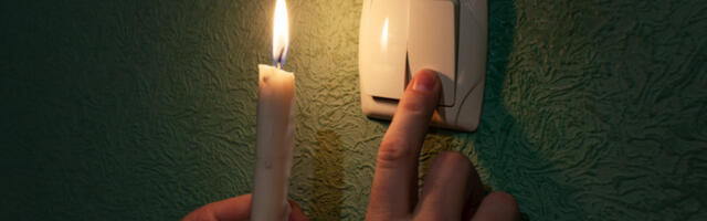 NEČUVENO!  Radnik EDS ostavio građane Ljiga bez struje: Isterali ga iz kafane, a onda je pobesneo kao nikad do sada!