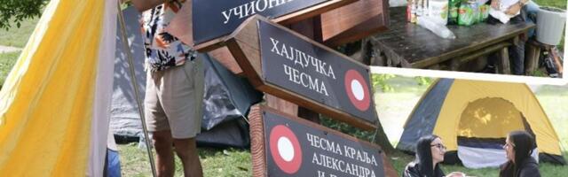 ŠATORI, MUZIKA I MIRIS ROŠTILJA NA SVE STRANE! Na uranak uprkos mrazu, mnogi prespavali na izletištima! (VIDEO)