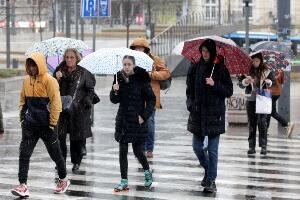 Поново до 16 степени, ветровито и са кишом