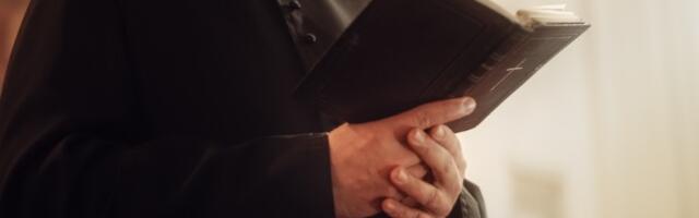 Pedofilski skandal u Engleskoj crkvi: Nadbiskup podneo ostavku, prikrivao zlostavljanje dece
