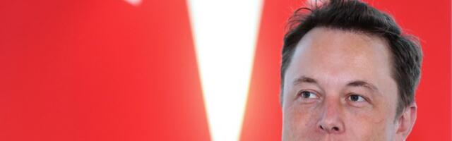 Značajan pad akcija Tesle posle razmene kritika Maska i Trampa