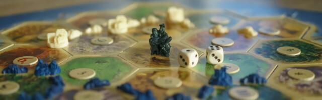 Sa stola na ekran: Netflix pravi seriju po hit igri “Catan”