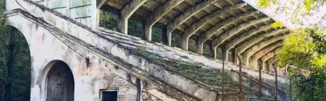Ovo je najjeziviji stadion na svetu: Da li možete da verujete da se ovde i dalje igraju utakmice?