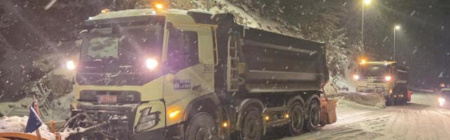 Путари кажу да су путеви проходни, саобраћај се одвија успорено