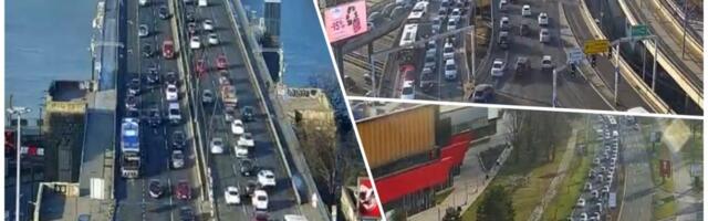 JUTARNJI ŠPIC U BEOGRADU: Prošao prvi udar, veliki broj vozila, ali sve se kreće (FOTO)