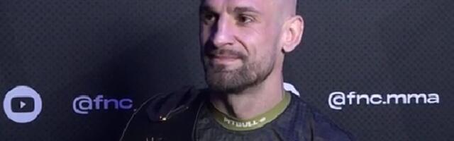 Ivan Sičaja iznenadio sve novom frizurom pred FNC 29, pa poručio: "Pojas ostaje kod mene, ne dam ga nikom..."