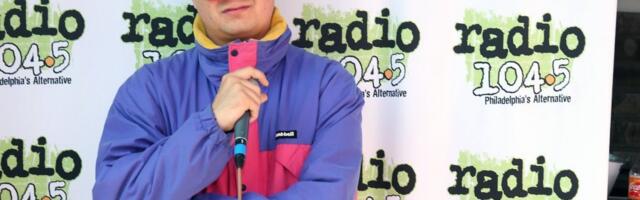 BIVŠA SE OPROSTILA OD POGINULOG PEVAČA! Svet muzike zavijen u CRNO: Potpuno sam slomljena!