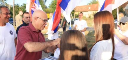 "SVAŠTA SMO PROŽIVELI, ALI NE DAMO VOJVODINU!" Vučević moćnom porukom podigao Bački Sokolac na noge: Samo UJEDINJENA SRBIJA! (FOTO)