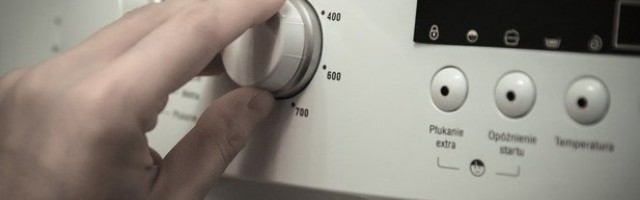 OVAJ TRIK JE ODUŠEVIO DOMAĆICE ŠIROM SVETA! Samo stavite JEDNU STVAR u VEŠ MAŠINU i zaboravite na probleme!