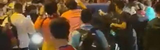 Navijači vređali Kumana i opkolili mu auto, Barselona sprema kazne (VIDEO)
