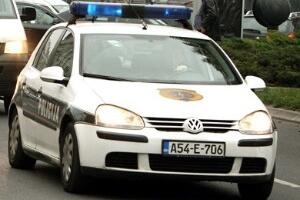 Полиција трага за три држављана Србије због паљења аутомобила у Источном Сарајеву