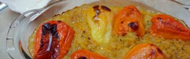 VEČERA KOJA SE NE ODBIJA - POSEBNO JE POPULARNA NA JUGU SRBIJE: Tradicionalne paprike punjene krompirom NEMA BOLJIH!