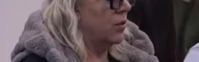 "OVI ŠTO RADE SVAŠTA ZA BAKŠIŠ, NEK SE SKINU I GOLI" Pevačica OPLELA PO KOLEGAMA! Javno OTKRILA ŠTA RADE ZA PARE!