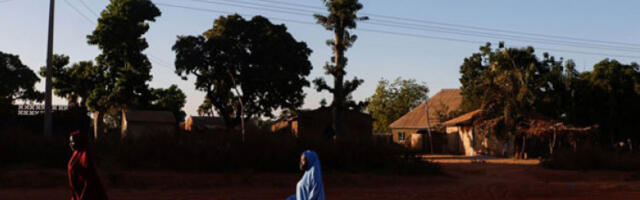 Наоружани нападачи убили више од 30 људи у Нигерији, отети и цивили