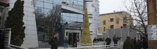 "ŠTA MI URADI? JE*** TI MAJKU SUTRA!" Jedan čovek u nesveti, a drugi KUKA i JECA - na Pinku VANREDNO STANJE