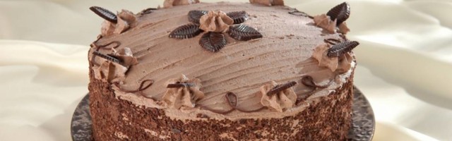 Raskošna nugat torta je zvezda svakog slavlja, tražiće se parče više