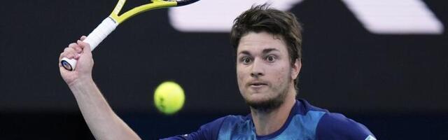 ŠTETA! Kecmanović ZAUSTAVLJEN u četvrtfinalu od 41 mesta SLABIJE rangiranog RIVALA!