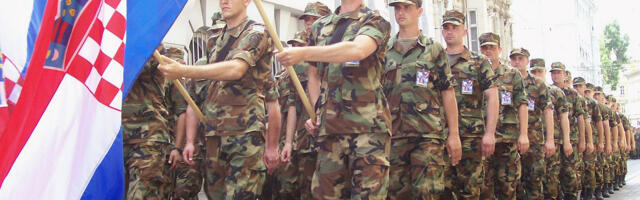 Izglasano: Hrvatska uvodi obavezni vojni rok