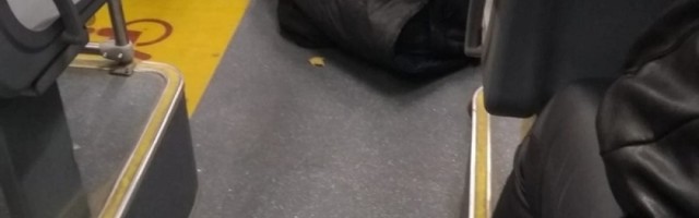 Putnici ga pitali kako se zove, od njegovog odgovora počeli da se krste