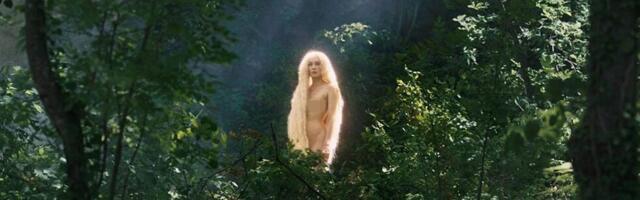 Srpska glumica Jelena Gavrilović potpuno gola - bez cenzure! Vreli kadrovi iz šume "preplavili" internet