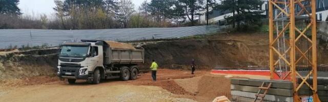 Investitoru uručeno rešenje - započeta hitna sanacija terena nakon urušavanja (FOTO)