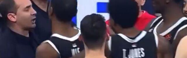 Tajrika Džonsa žele crveno-beli, pogledajte kako je nasrnuo i umalo se potukao sa potencijalnim saigračima!