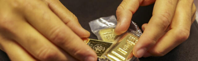 ​Цене злата порасле на рекордних 4.620 долара по унци