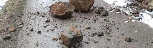 Odron na putu Županjevac – Nadrlje, vozači oprez