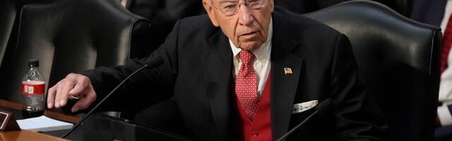 "U CREDIT SUISSEU SMO NAŠLI 890 RAČUNA POVEZANIH SA NACISTIMA!": Američki senator o šokantnom otkriću istražnih organa u SAD