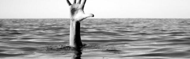 MUŠKARAC SE POSLE KRŠTENJA UDAVIO U BAZENU: Familija šokirana KO je uhapšen i optužen za ubistvo