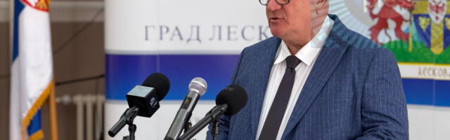 Na sajtu Grada Leskovca, na kom bi trebalo da stoje informacije od javnog značaja, objavljeno da je Cvetanović doktorirao pre tačno deset godina