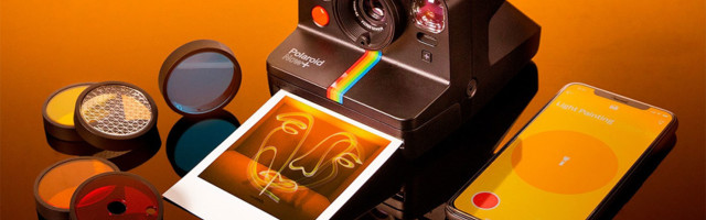 Polaroid Now+ kamera povezuje digitalni i analogni svet