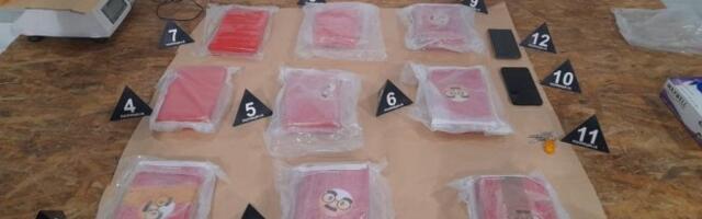 SRBIN "PAO" NA BATROVCIMA SA KOKAINOM VREDNIM VIŠE OD MILION EVRA! Evo odakle je krijumčarena droga! (VIDEO)