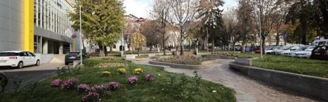Уређен парк испред Градског културног центра и шеталиште на Градској плажи