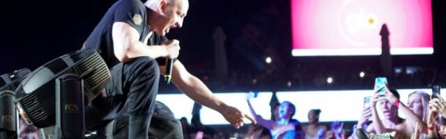 DESINGERICA ISKOČIO IZ MRTVAČKOG SANDUKA NA BINU, pa smpremio novu ŠOK-TERAPIJU, ovo niko do sada NIJE SMEO NI DA PROBA!