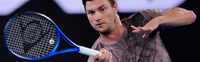 Loš početak godine za Kecmanovića: Ispao u Adelejdu, eliminsao ga čovek koji je dobio Đokovića pre tri meseca